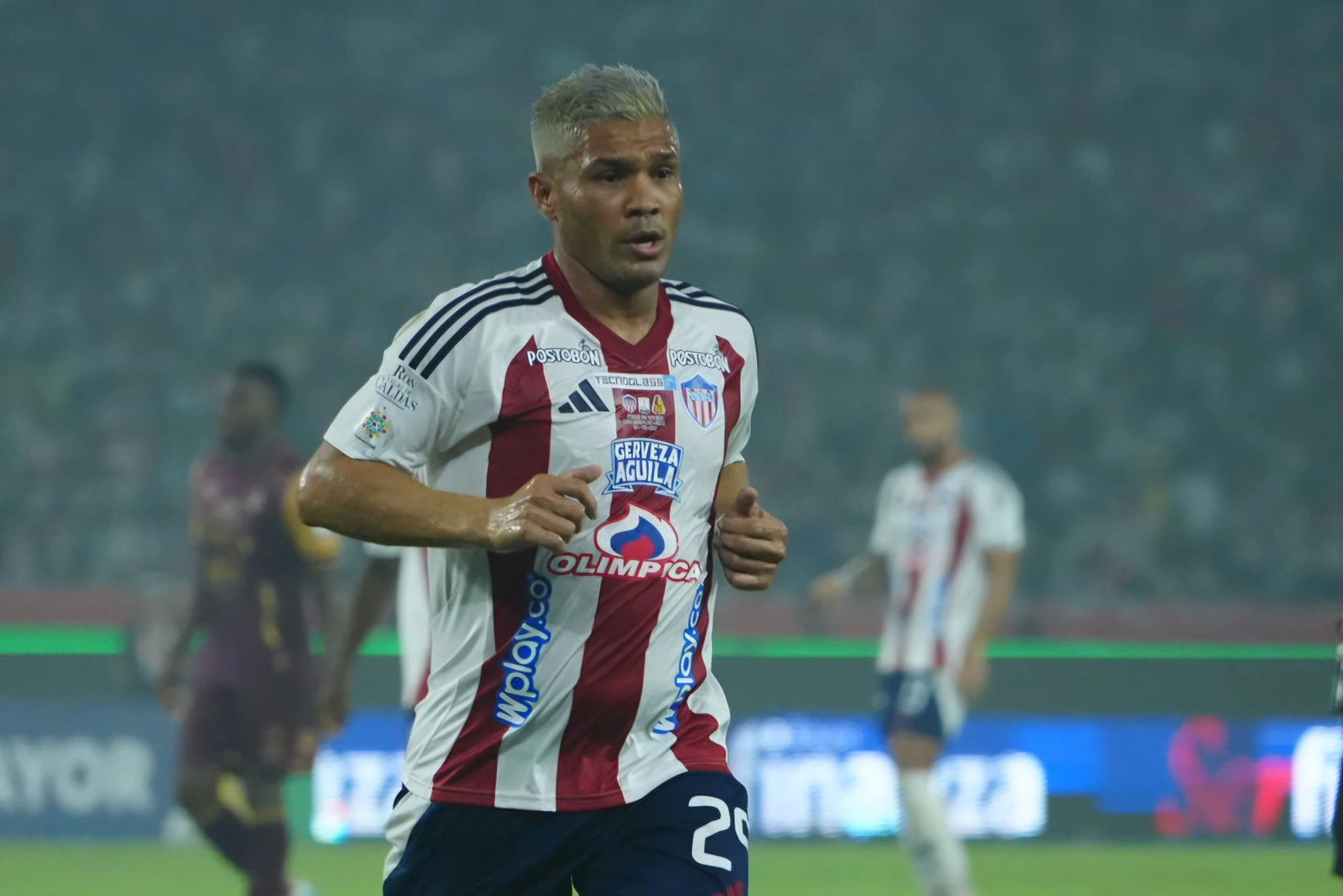 Junior de Barranquilla sorprendió al Tolima en la final de ida y lo goleo 3-0