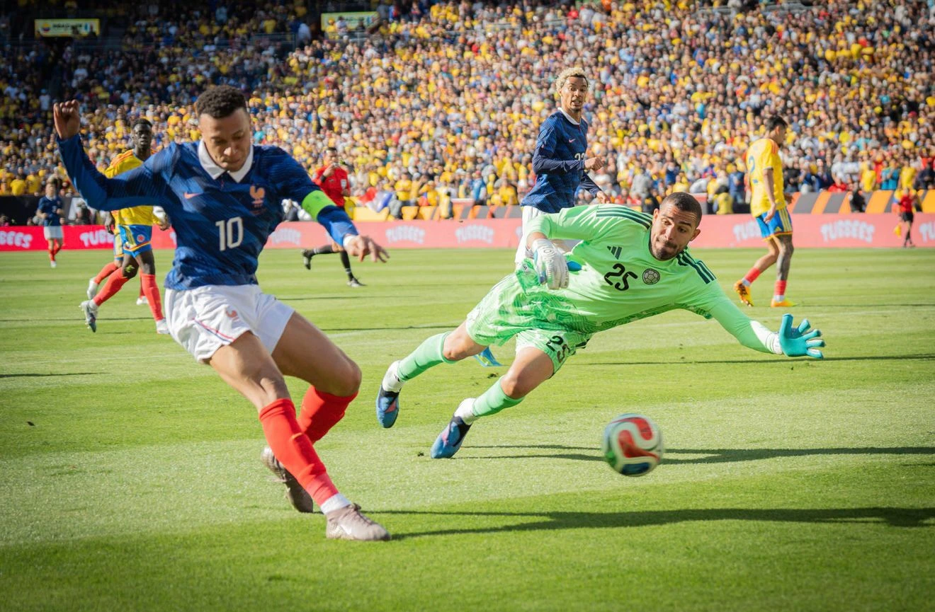 Francia impone su jerarquía y vence 3-1 a Colombia en amistoso internacional