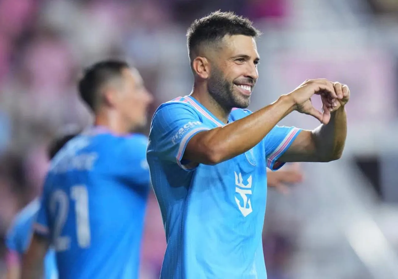 Jordi Alba se retira del fútbol profesional.