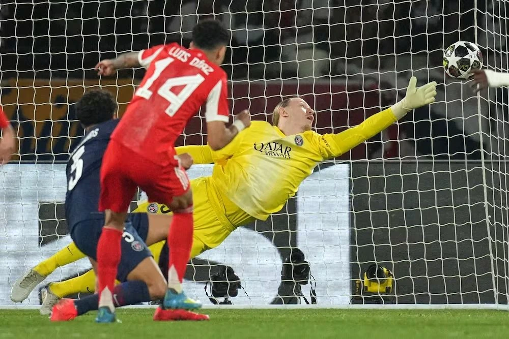 El colombiano Luis Díaz volvió a brillar en el máximo escenario del fútbol europeo.