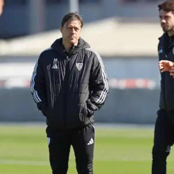 Matias Almeyda no continua en Sevilla.