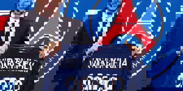 Khvicha Kvaratskhelia nuevo jugador del PSG