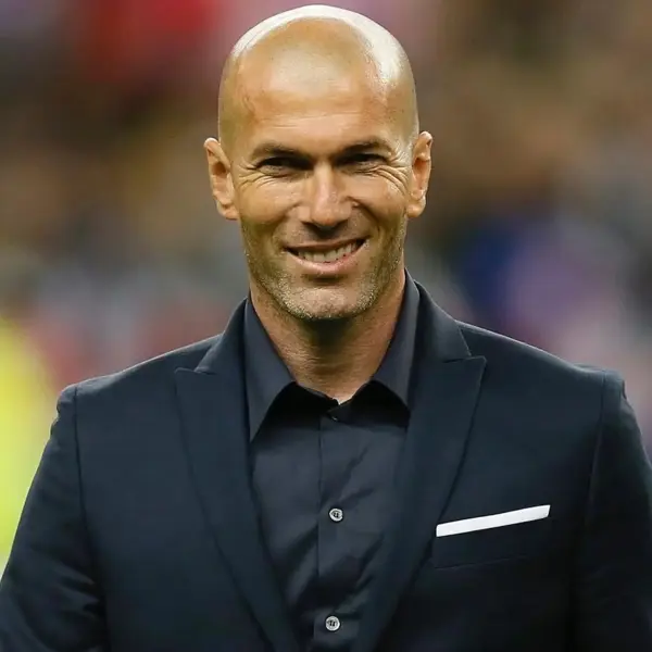 Zinedine Zidane esta próximo a dirigir a Francia después del mundial